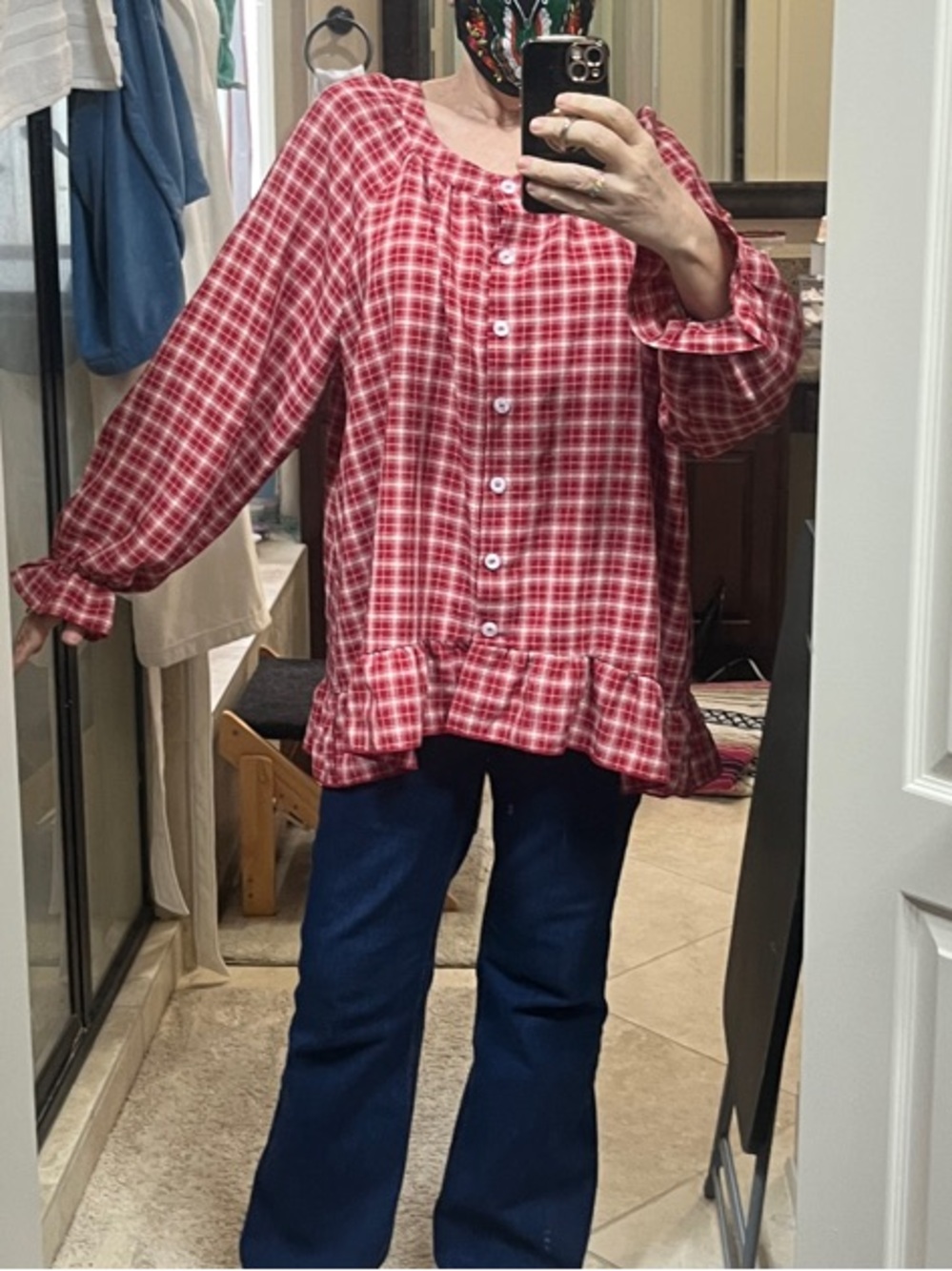 18/20 BloomChic Red Plaid Button-Front Ruffle Hem Blouse